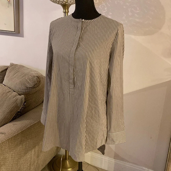 Theory blouse size medium - Picture 2 of 4